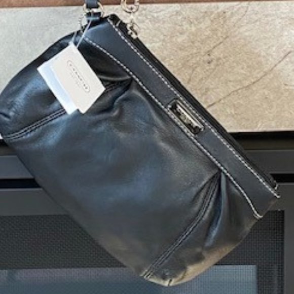 COACH Black Leather Pleated Wristlet - Picture 3 of 10